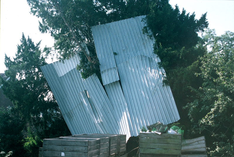 Roof (2001)